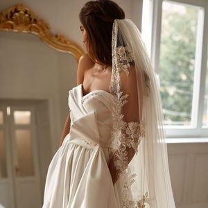 Milla Nova embroidered veil